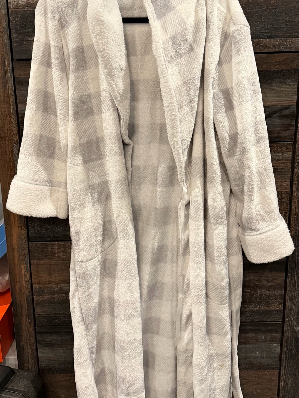 nOir Light Gray Plaid Plush Robe
